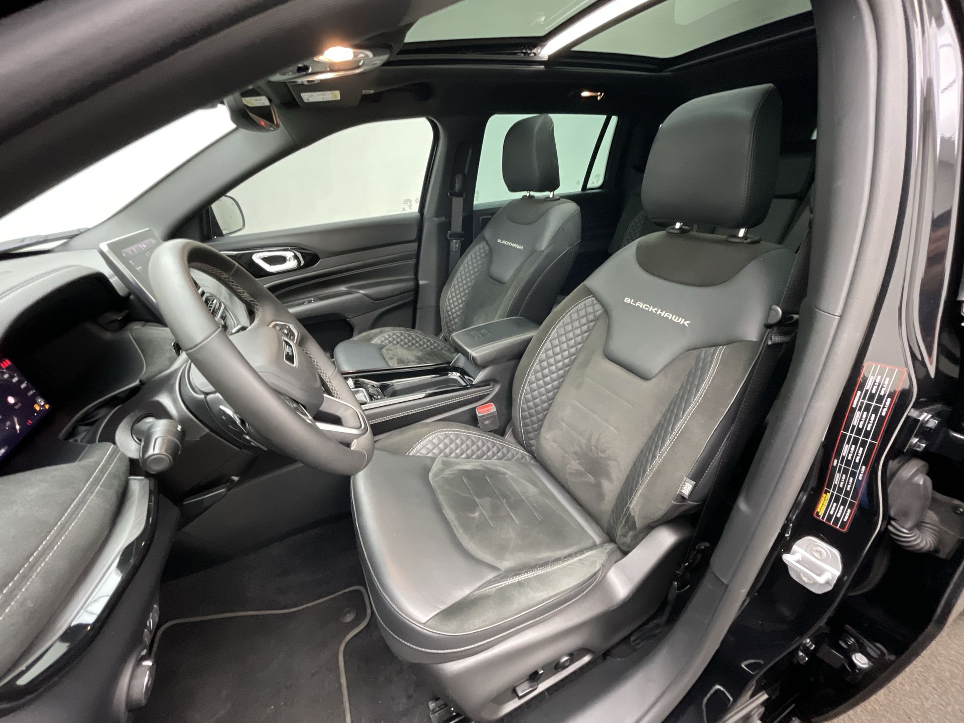 Commander Black Hurricane 2.0 4x4 TB Aut