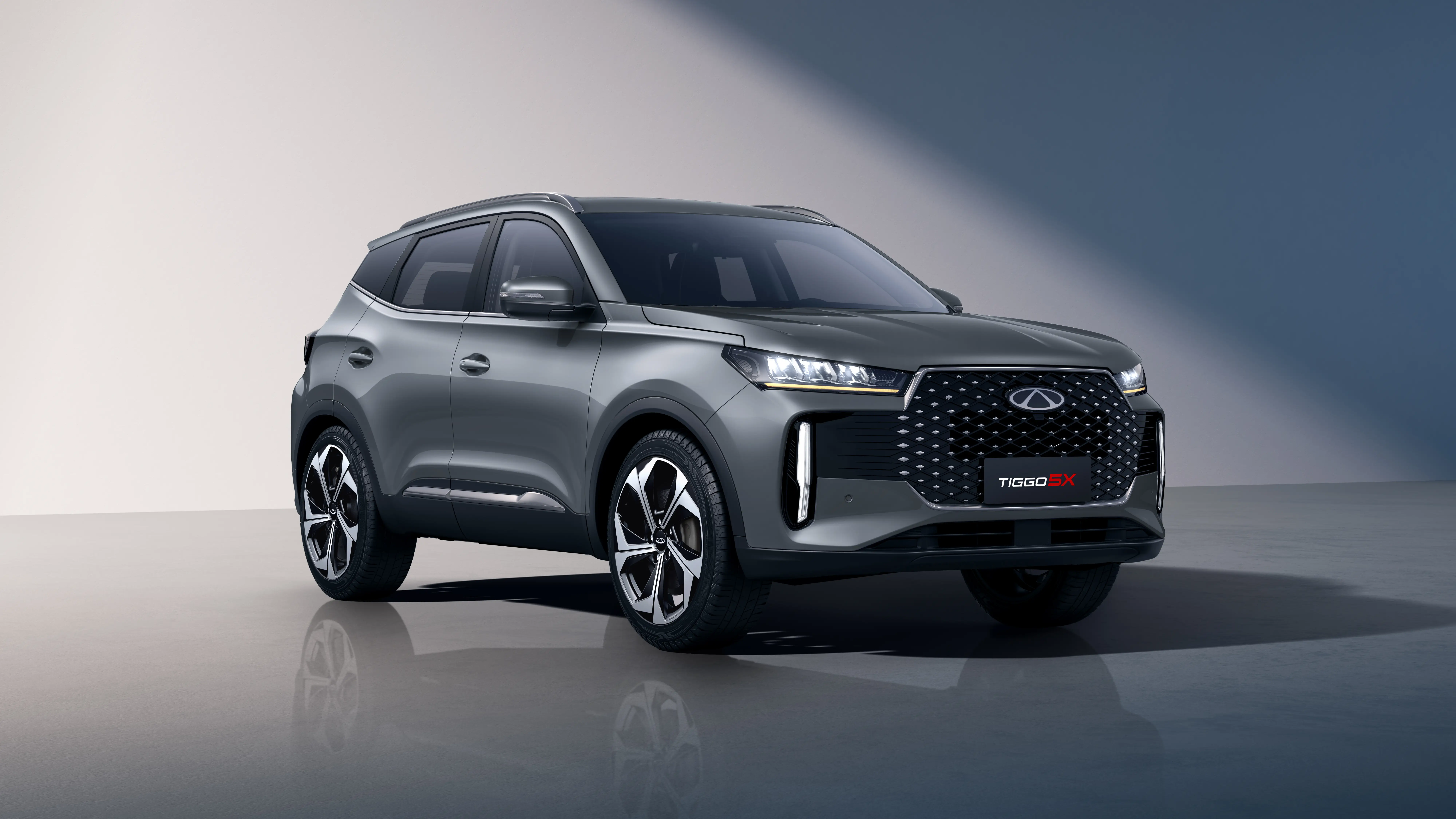 Nova assinatura luminosa vertical em cristal