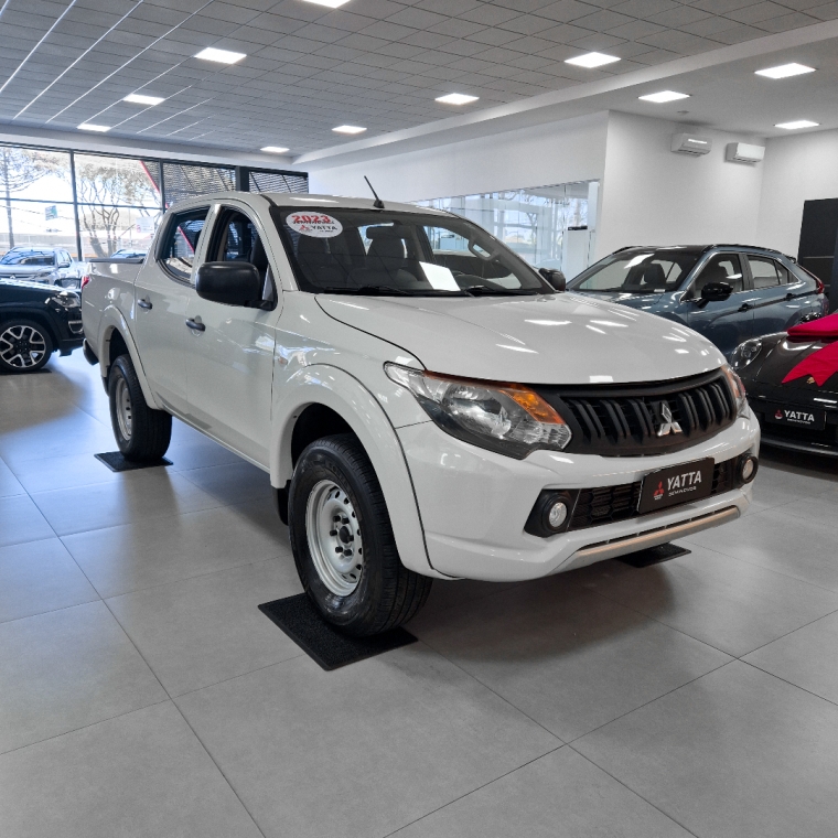 Mitsubishi-L200 TRITON-2.4 16V TURBO DIESEL GL CD 4X4 MANUAL
