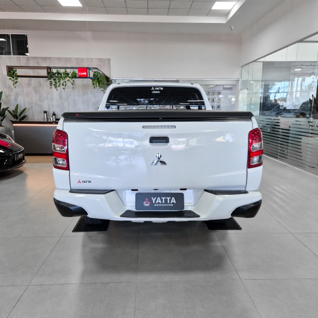 Mitsubishi-L200 TRITON-2.4 16V TURBO DIESEL GL CD 4X4 MANUAL