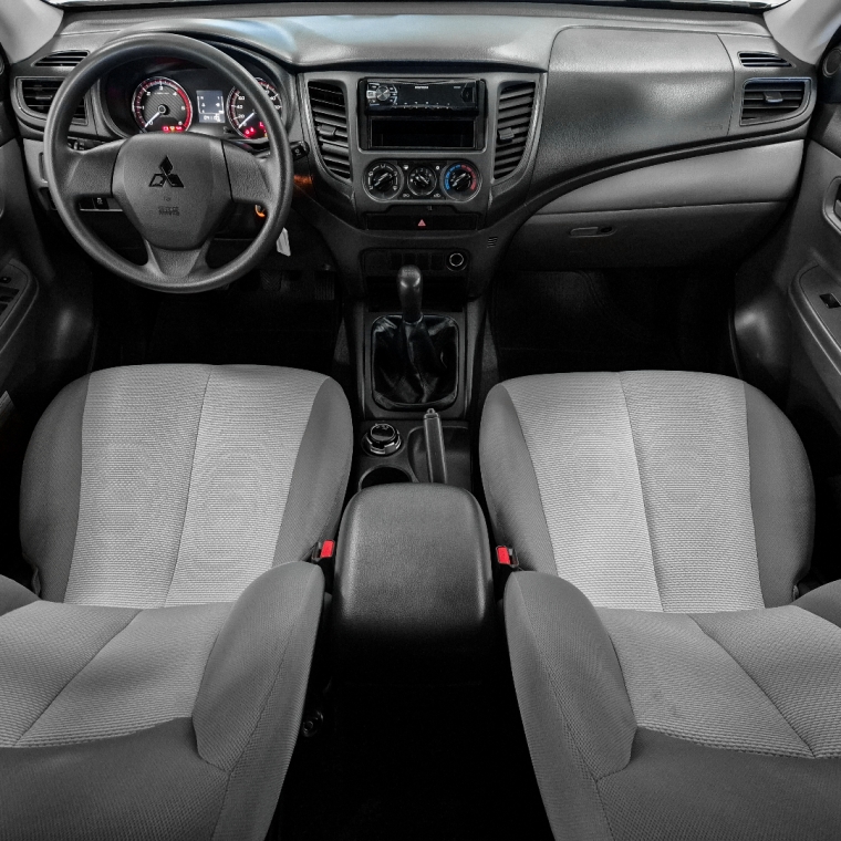 Mitsubishi-L200 TRITON-2.4 16V TURBO DIESEL GL CD 4X4 MANUAL