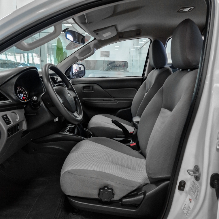 Mitsubishi-L200 TRITON-2.4 16V TURBO DIESEL GL CD 4X4 MANUAL