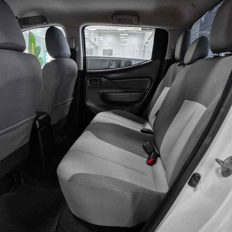 Mitsubishi-L200 TRITON-2.4 16V TURBO DIESEL GL CD 4X4 MANUAL