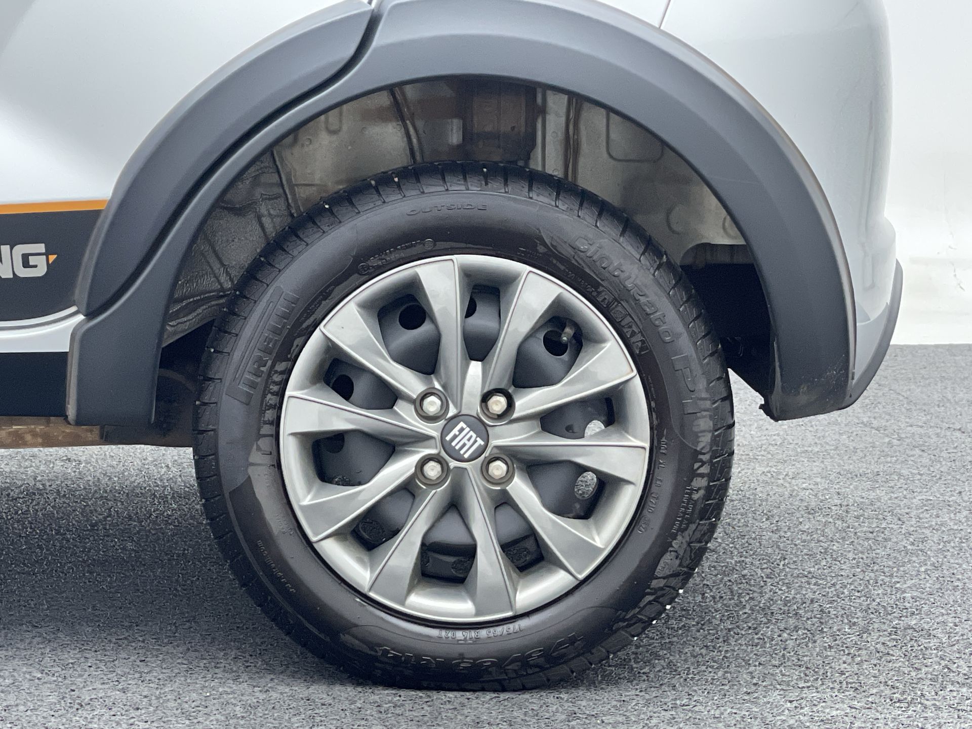 Fiat-MOBI-MOBI TREKKING 1.0 Flex 5p.