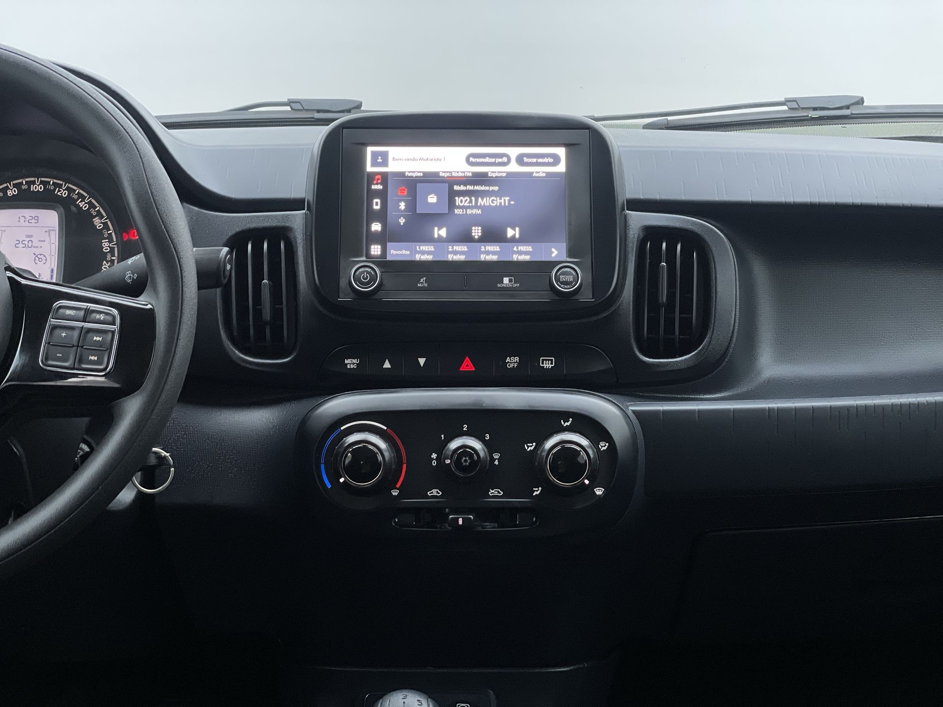 Fiat-MOBI-MOBI TREKKING 1.0 Flex 5p.