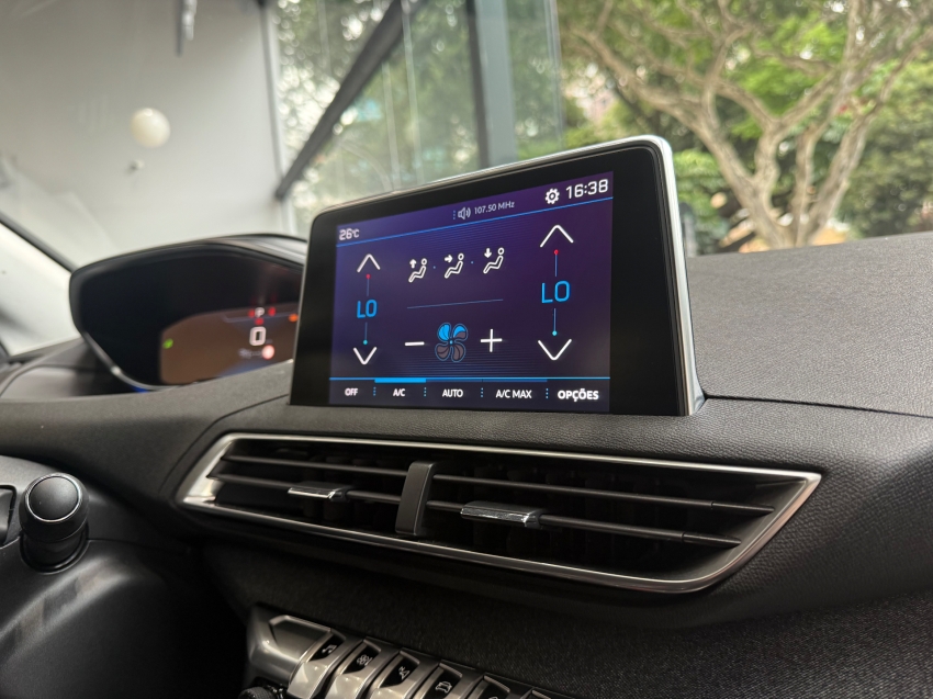 Peugeot-3008-1.6 GRIFFE PACK THP 16V GASOLINA 4P AUTOMÁTICO