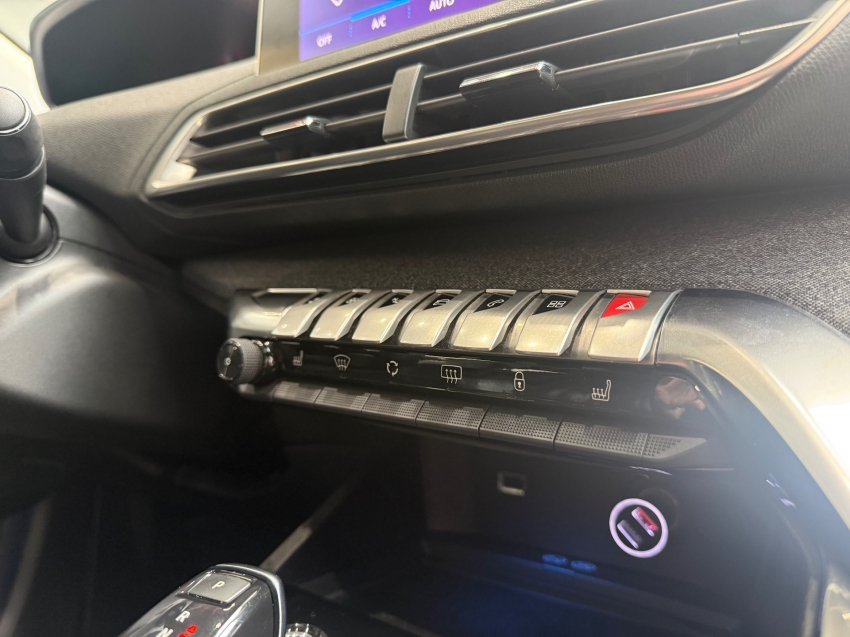 Peugeot-3008-1.6 GRIFFE PACK THP 16V GASOLINA 4P AUTOMÁTICO