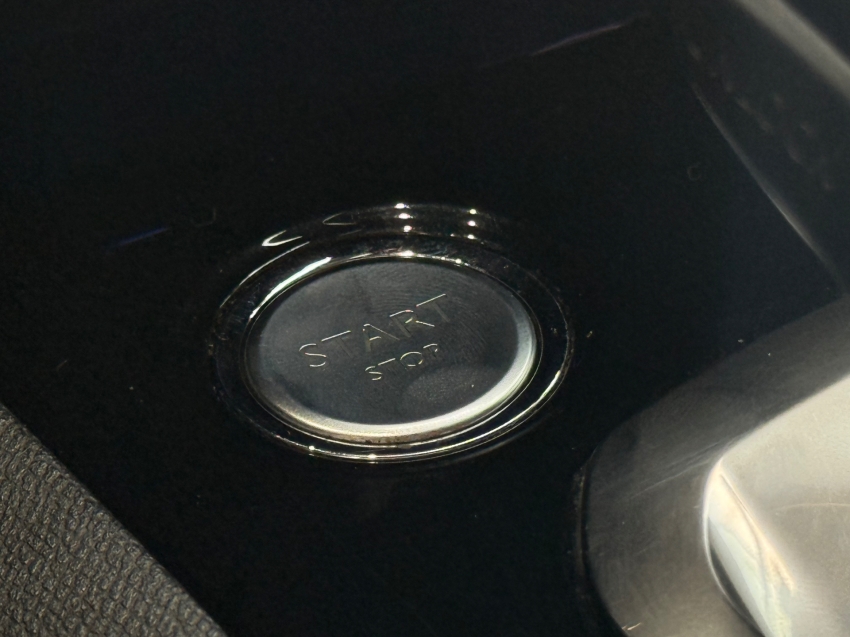 Peugeot-3008-1.6 GRIFFE PACK THP 16V GASOLINA 4P AUTOMÁTICO