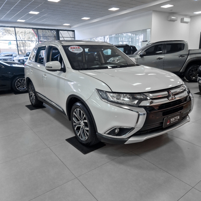 Mitsubishi-OUTLANDER-2.0 COMFORT 16V GASOLINA 4P AUTOMÁTICO