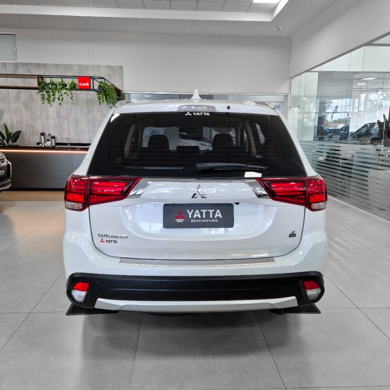 Mitsubishi-OUTLANDER-2.0 COMFORT 16V GASOLINA 4P AUTOMÁTICO