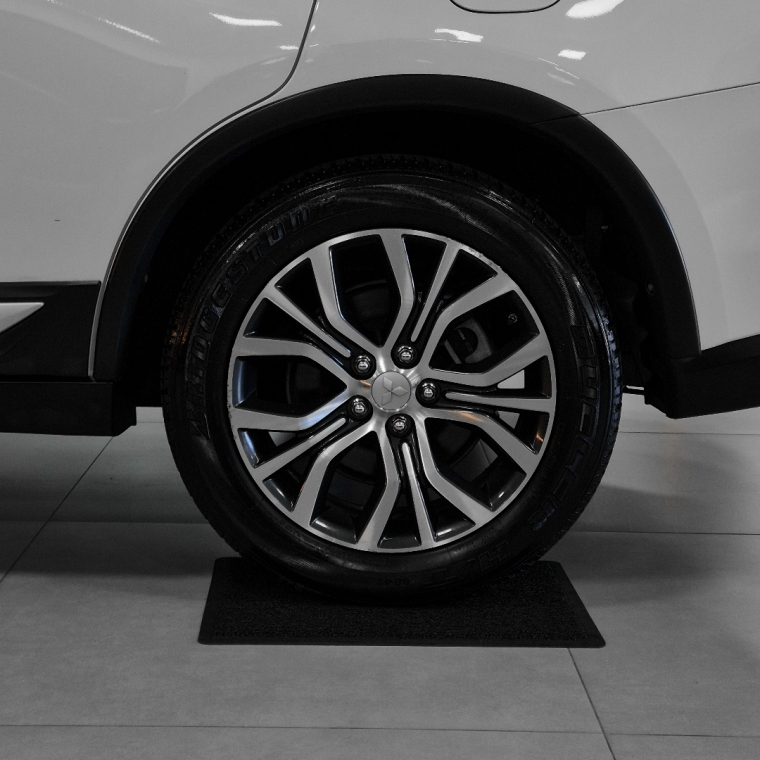 Mitsubishi-OUTLANDER-2.0 COMFORT 16V GASOLINA 4P AUTOMÁTICO