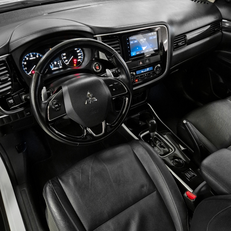 Mitsubishi-OUTLANDER-2.0 COMFORT 16V GASOLINA 4P AUTOMÁTICO