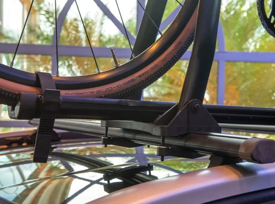 Barras Transversais de Teto + Suporte de Bike