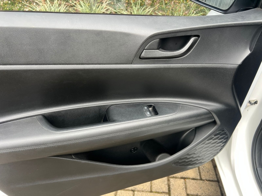 Hyundai-HB20-1.0 12V FLEX SENSE MANUAL