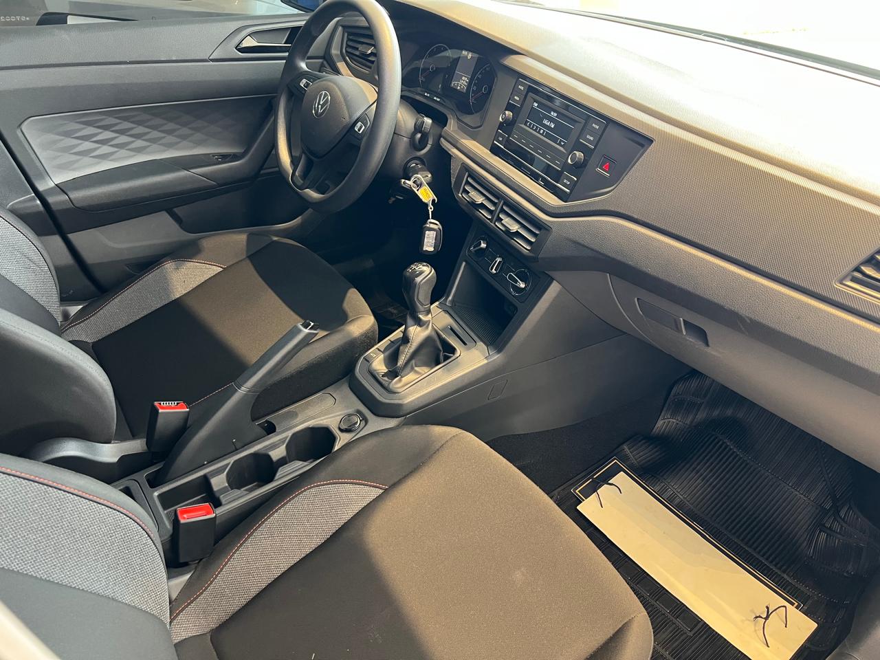 VW - Volkswagen-Polo-Polo Track 1.0 Flex 12V 5p