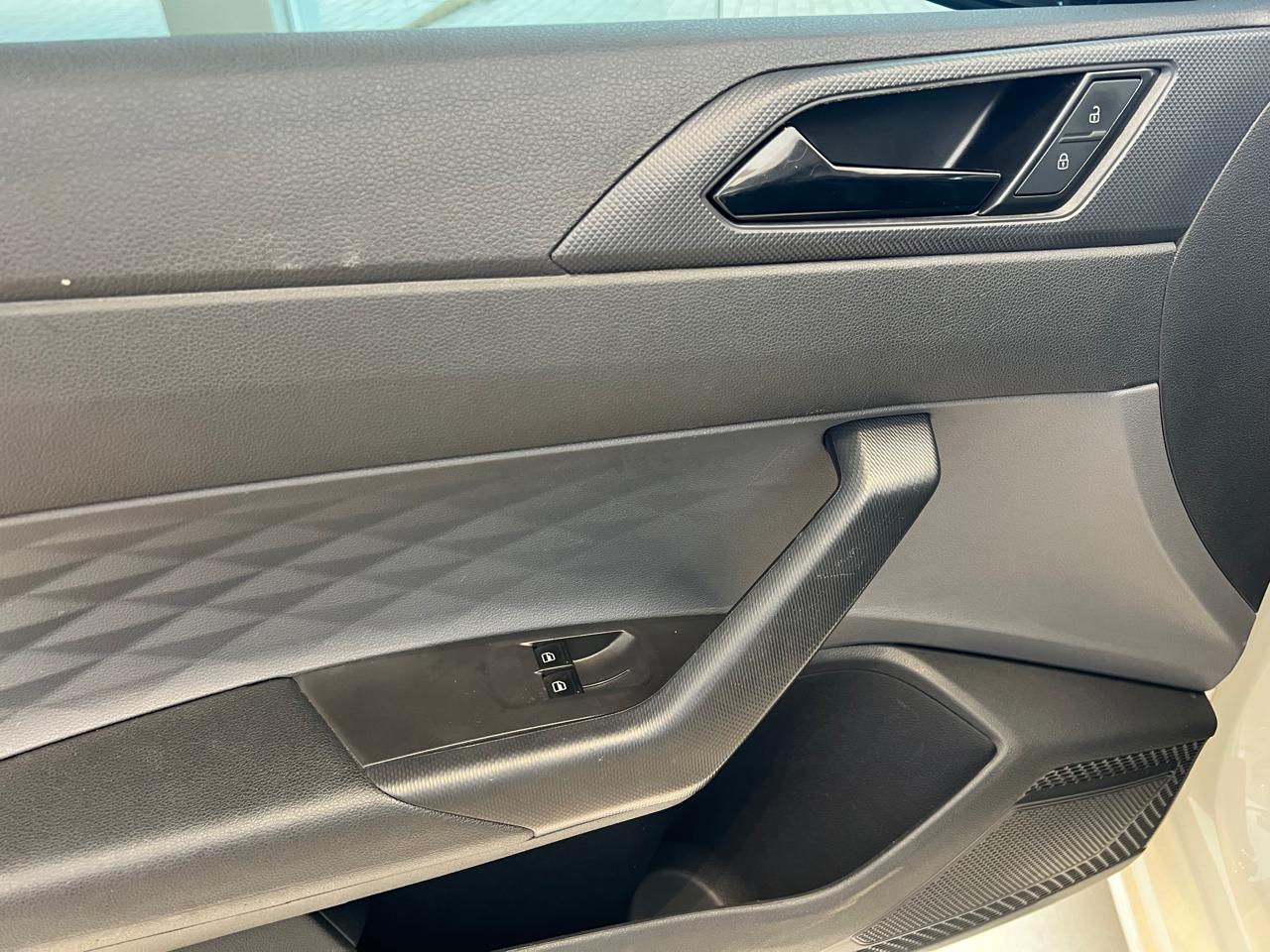 VW - Volkswagen-Polo-Polo Track 1.0 Flex 12V 5p