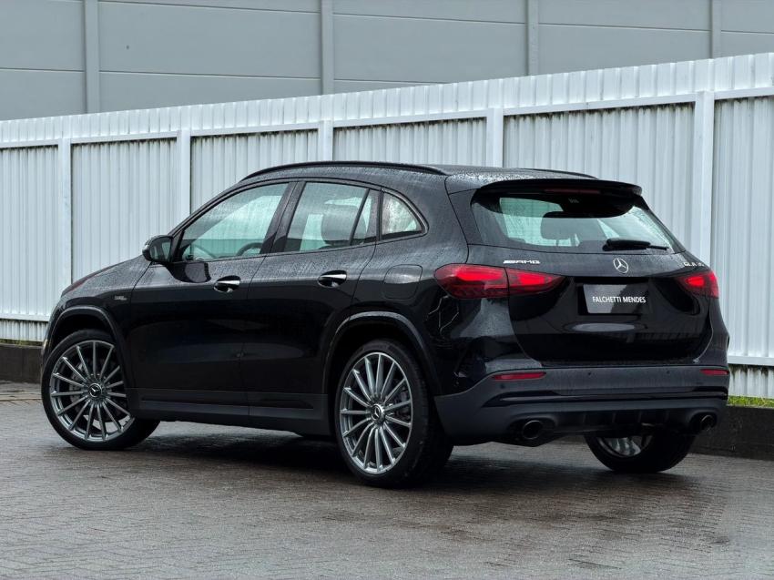 Mercedes-Benz-GLA 35 AMG-2.0 MHEV 4MATIC SPEEDSHIFT
