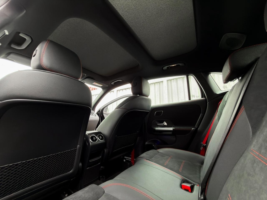 Mercedes-Benz-GLA 35 AMG-2.0 MHEV 4MATIC SPEEDSHIFT