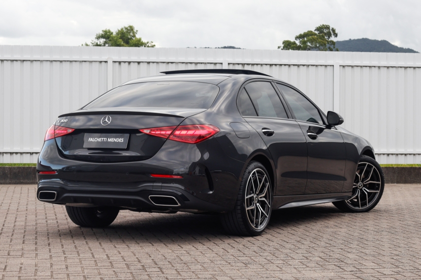 Mercedes-Benz-C 300-2.0 EQ BOOST HÍBRIDO AMG LINE 9G-TRONIC