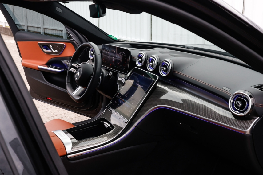 Mercedes-Benz-C 300-2.0 EQ BOOST HÍBRIDO AMG LINE 9G-TRONIC