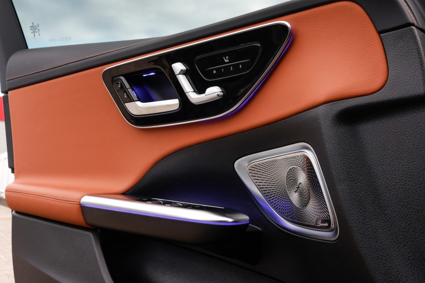 Mercedes-Benz-C 300-2.0 EQ BOOST HÍBRIDO AMG LINE 9G-TRONIC