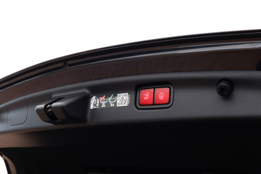 Mercedes-Benz-C 300-2.0 EQ BOOST HÍBRIDO AMG LINE 9G-TRONIC