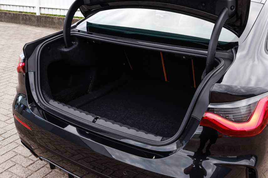 BMW-M 440i-3.0 I6 TWINTURBO GASOLINA COUPÉ STEPTRONIC