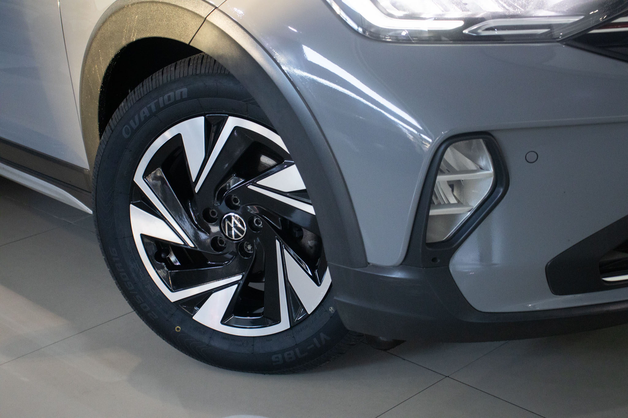 VW - Volkswagen-Nivus-Nivus Highline 1.0 200 TSI Flex Aut.