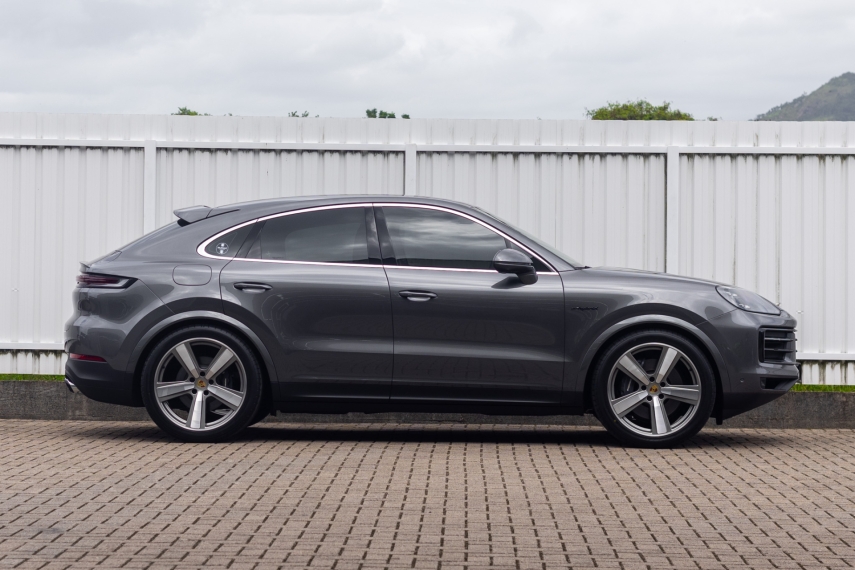 Porsche-CAYENNE-3.0 V6 E-HYBRID COUPÉ AWD