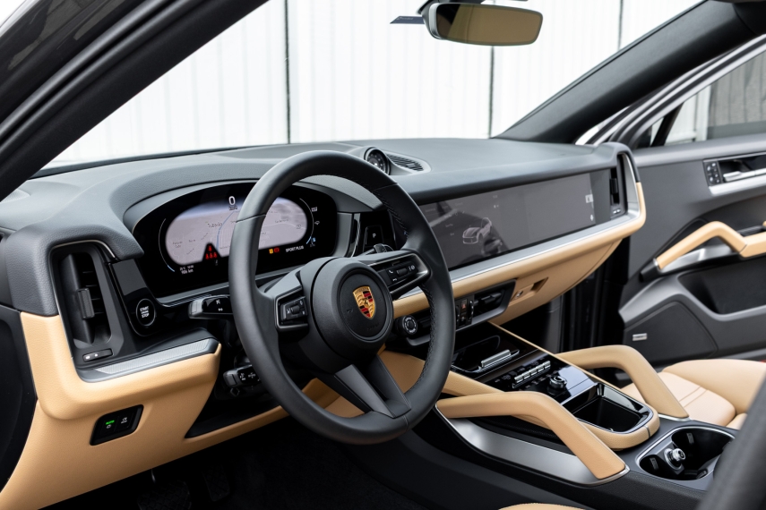 Porsche-CAYENNE-3.0 V6 E-HYBRID COUPÉ AWD