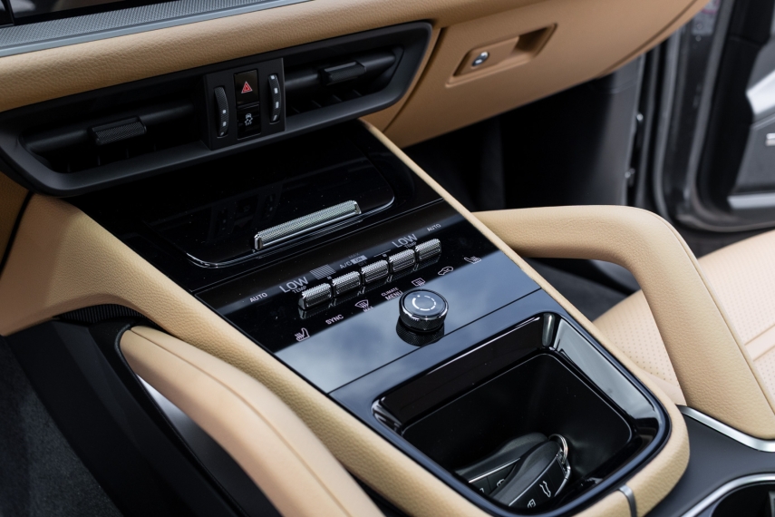 Porsche-CAYENNE-3.0 V6 E-HYBRID COUPÉ AWD