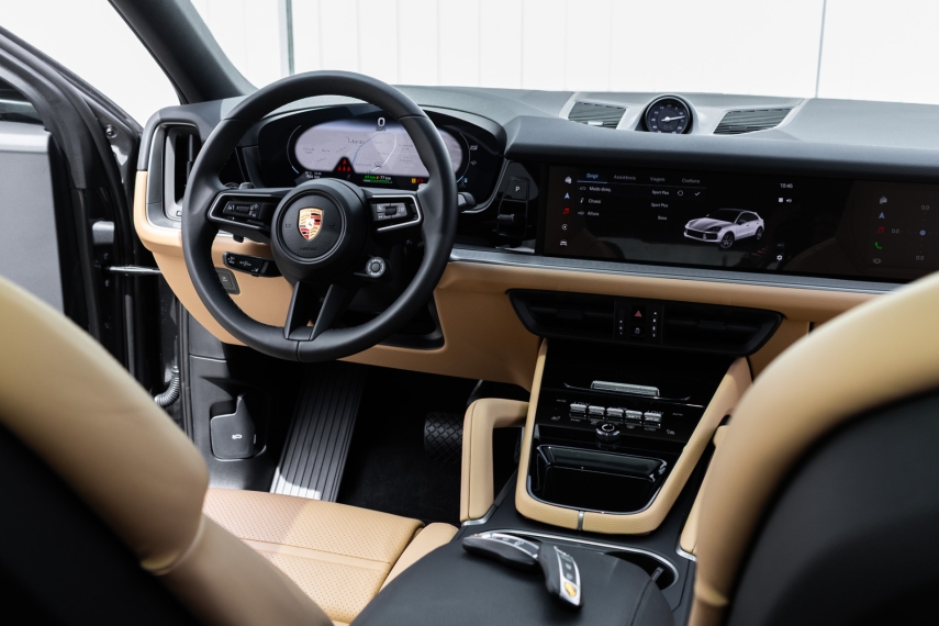 Porsche-CAYENNE-3.0 V6 E-HYBRID COUPÉ AWD