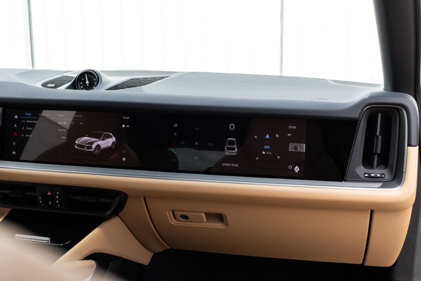 Porsche-CAYENNE-3.0 V6 E-HYBRID COUPÉ AWD