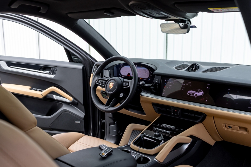 Porsche-CAYENNE-3.0 V6 E-HYBRID COUPÉ AWD