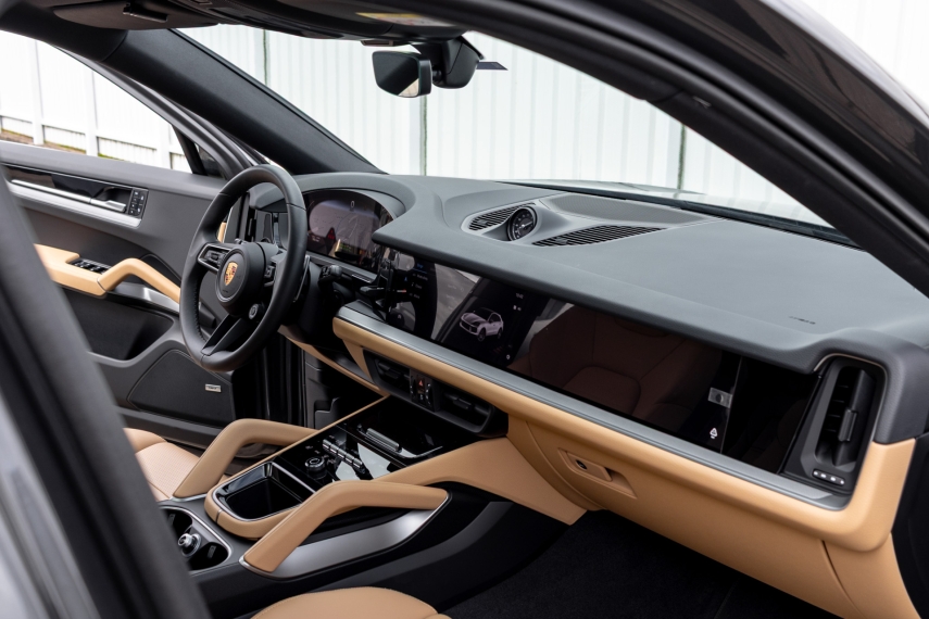 Porsche-CAYENNE-3.0 V6 E-HYBRID COUPÉ AWD