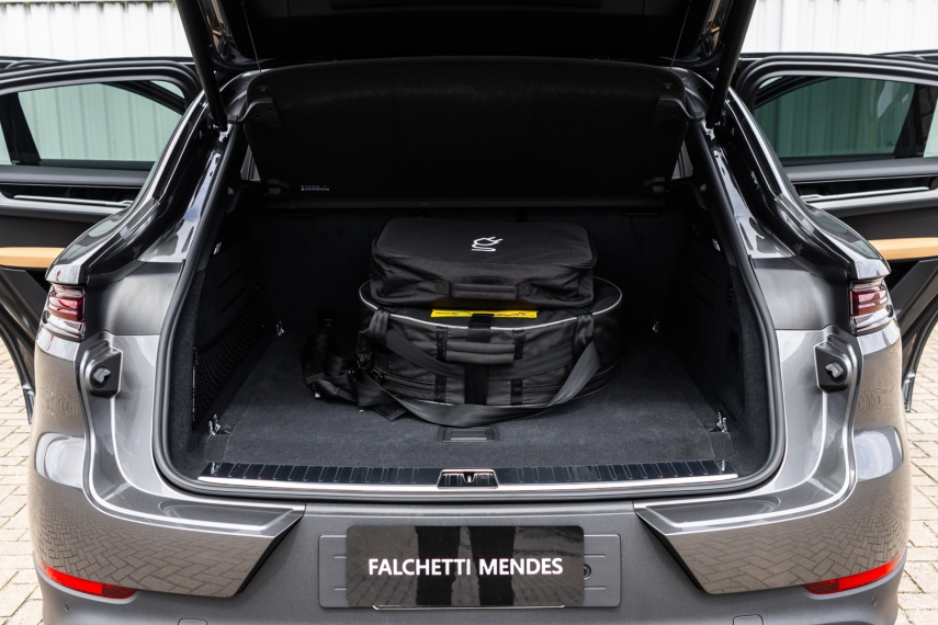 Porsche-CAYENNE-3.0 V6 E-HYBRID COUPÉ AWD