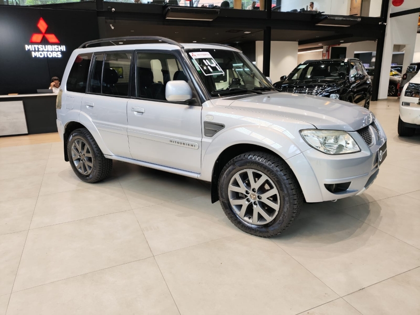 Mitsubishi-PAJERO TR4-2.0 4X2 16V 140CV FLEX 4P AUTOMÁTICO
