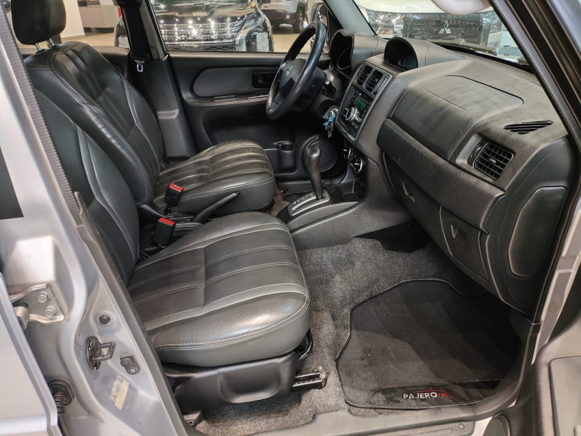 Mitsubishi-PAJERO TR4-2.0 4X2 16V 140CV FLEX 4P AUTOMÁTICO