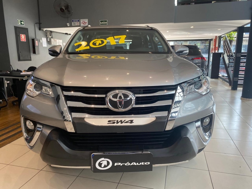 Toyota-HILUX SW4-2.7 SR 4X2 16V FLEX 4P AUTOMÁTICO