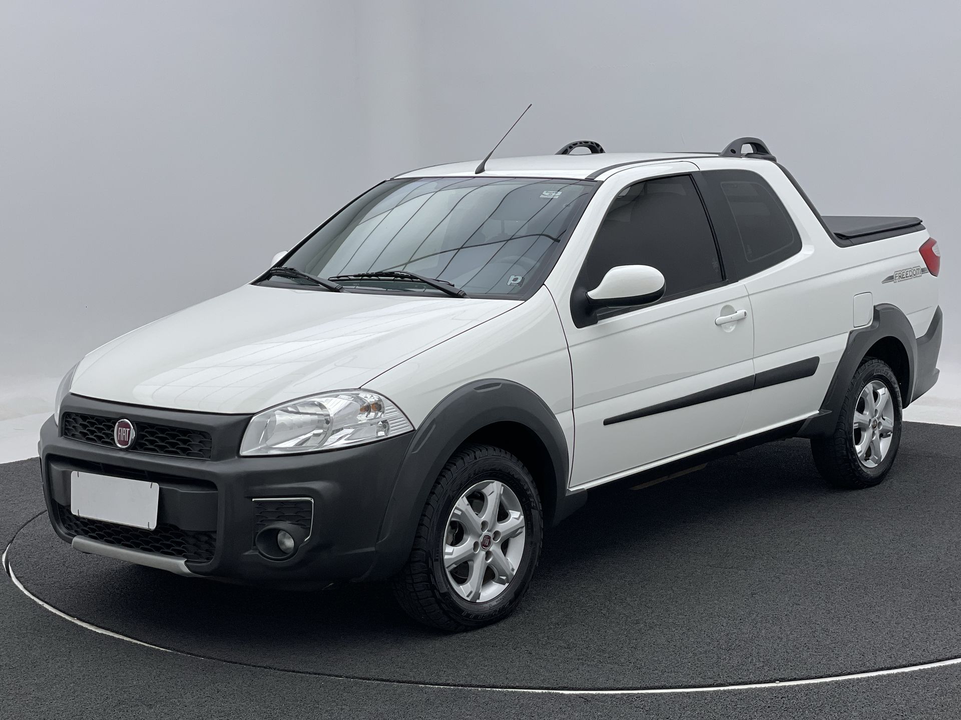 Fiat-STRADA-Strada Freedom 1.4 Flex 8V CD