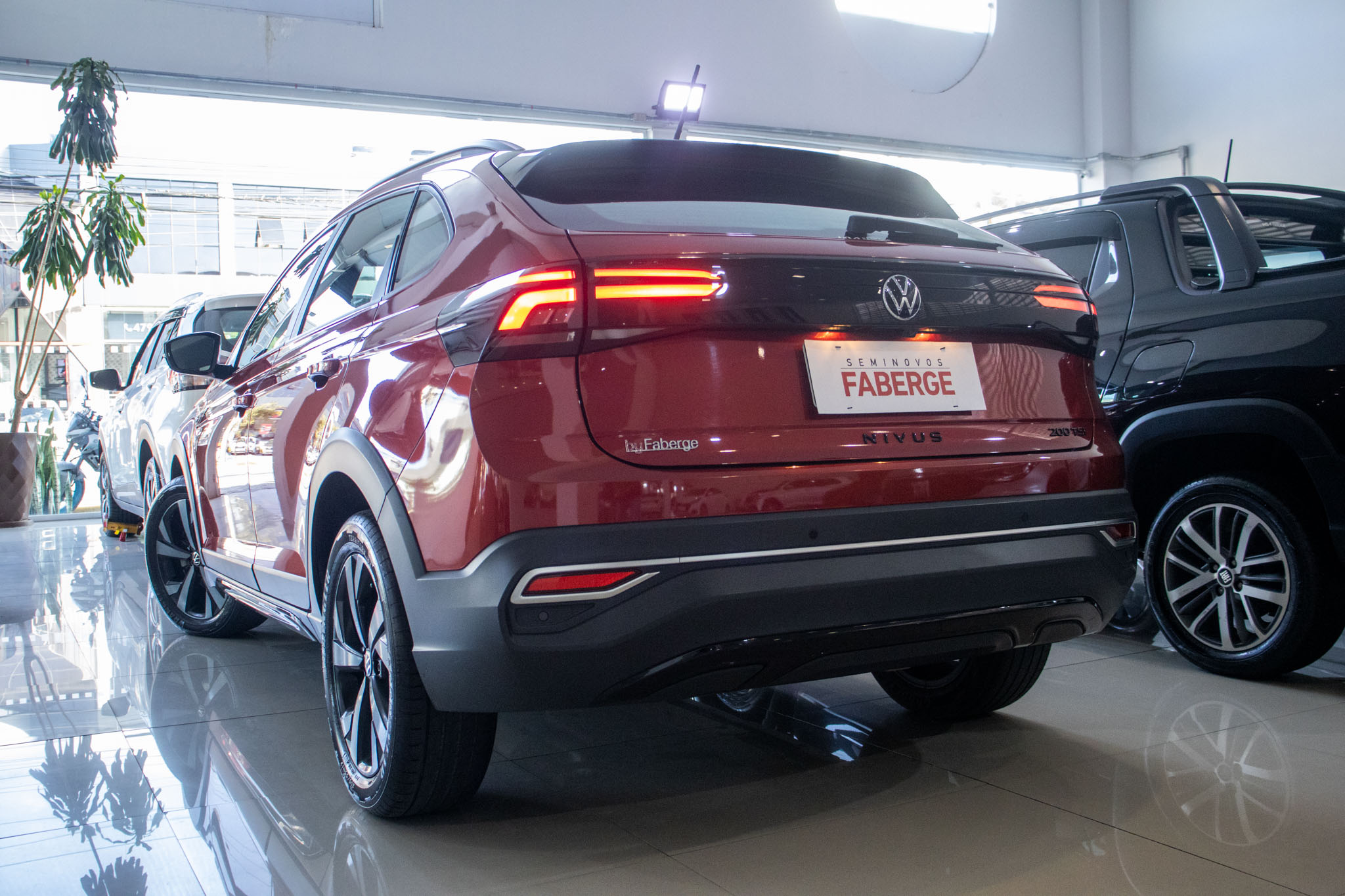 VW - Volkswagen-Nivus-Nivus Highline 1.0 200 TSI Flex Aut.