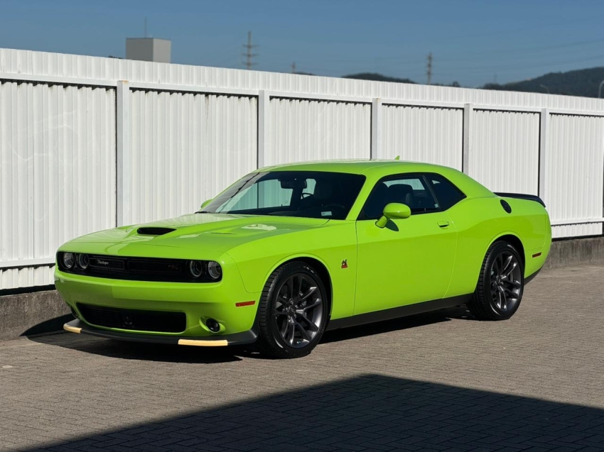 Dodge-CHALLENGER-6.4 V8 HEMI GASOLINA R/T SCAT PACK TORQUEFLITE