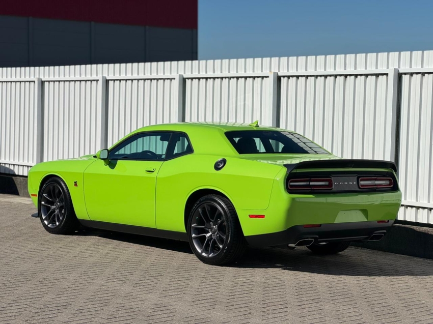 Dodge-CHALLENGER-6.4 V8 HEMI GASOLINA R/T SCAT PACK TORQUEFLITE