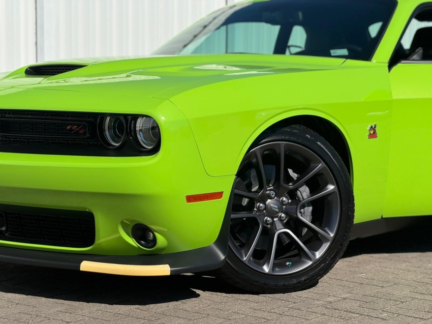 Dodge-CHALLENGER-6.4 V8 HEMI GASOLINA R/T SCAT PACK TORQUEFLITE