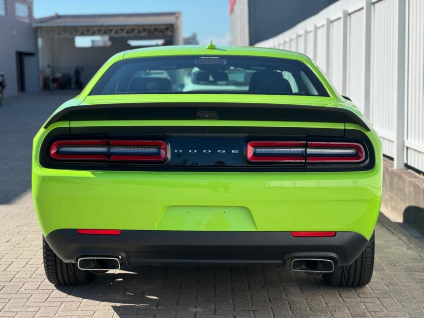 Dodge-CHALLENGER-6.4 V8 HEMI GASOLINA R/T SCAT PACK TORQUEFLITE