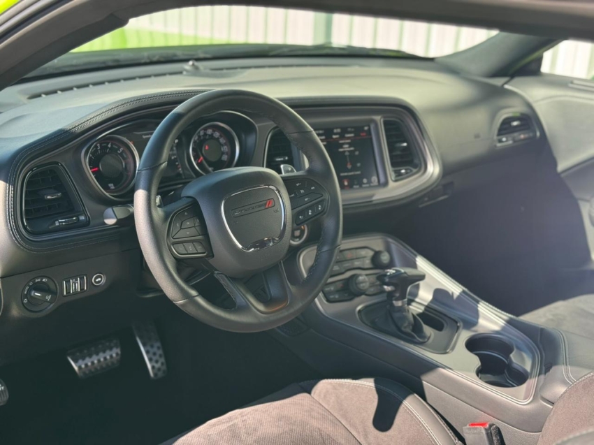 Dodge-CHALLENGER-6.4 V8 HEMI GASOLINA R/T SCAT PACK TORQUEFLITE