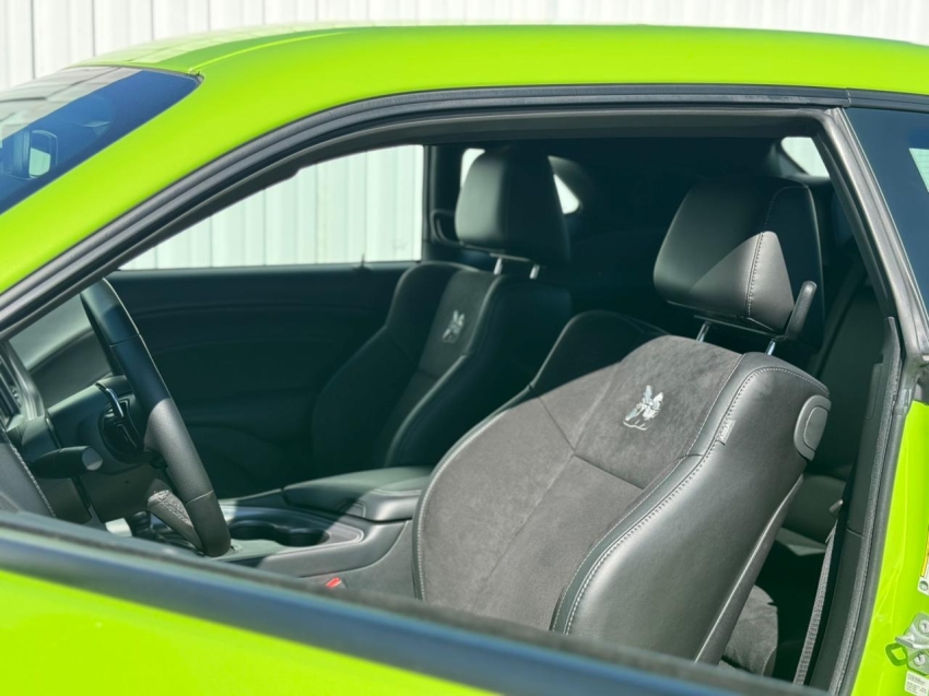 Dodge-CHALLENGER-6.4 V8 HEMI GASOLINA R/T SCAT PACK TORQUEFLITE