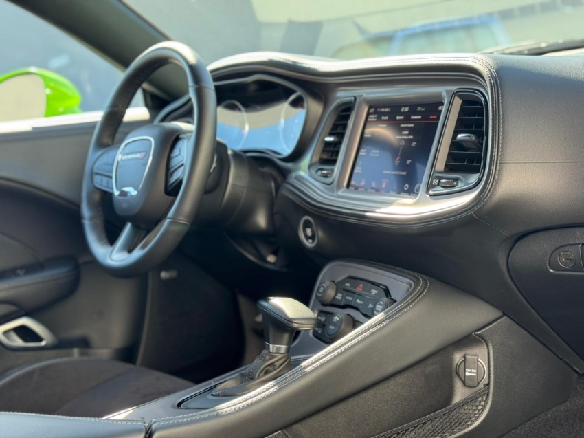 Dodge-CHALLENGER-6.4 V8 HEMI GASOLINA R/T SCAT PACK TORQUEFLITE