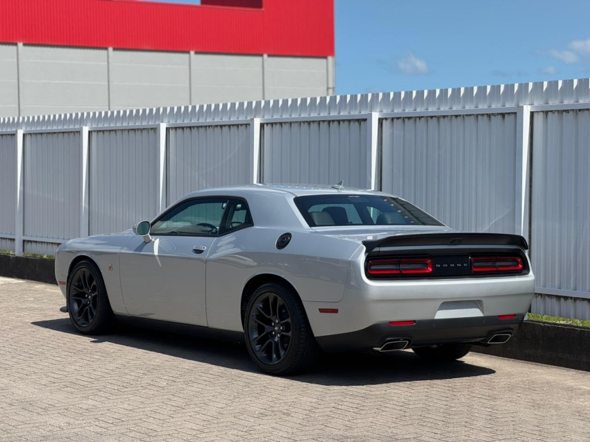 Dodge-CHALLENGER-6.4 V8 HEMI GASOLINA R/T SCAT PACK TORQUEFLITE