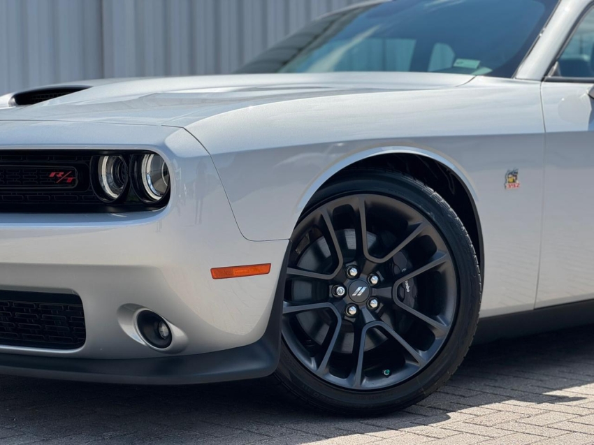 Dodge-CHALLENGER-6.4 V8 HEMI GASOLINA R/T SCAT PACK TORQUEFLITE